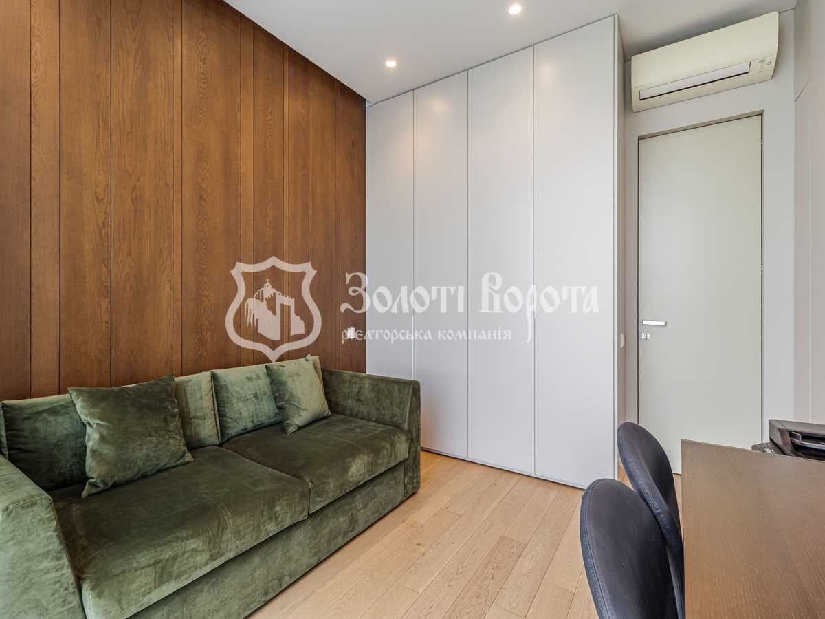 Продажа 3-комнатной квартиры 130.3 м², Авиаконструктора Антонова ул., 2б