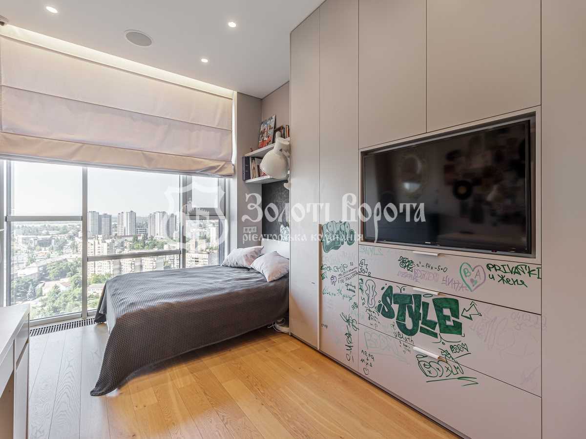 Продажа 3-комнатной квартиры 130.3 м², Авиаконструктора Антонова ул., 2б