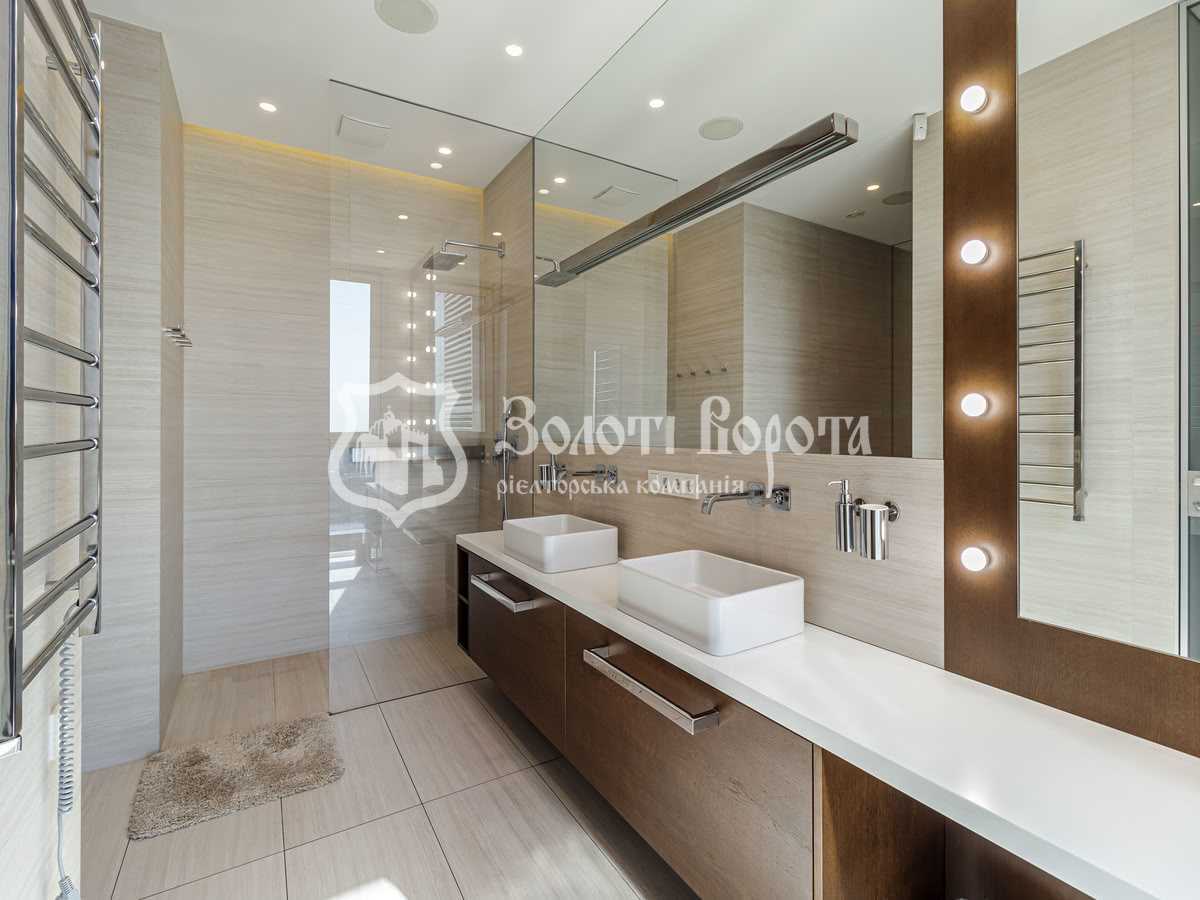 Продажа 3-комнатной квартиры 130.3 м², Авиаконструктора Антонова ул., 2б