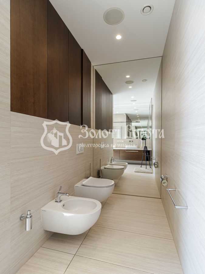 Продажа 3-комнатной квартиры 130.3 м², Авиаконструктора Антонова ул., 2б
