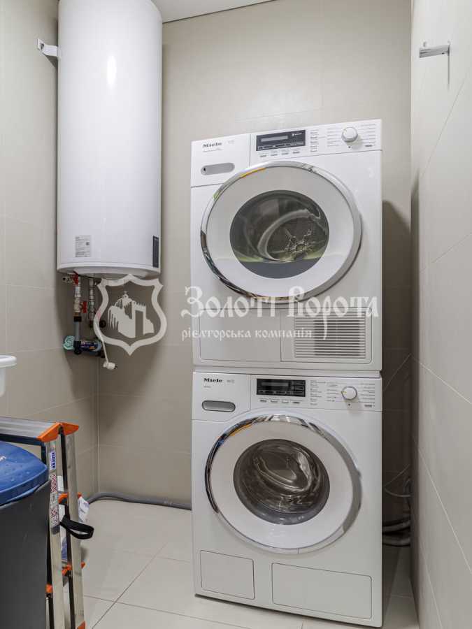 Продажа 3-комнатной квартиры 130.3 м², Авиаконструктора Антонова ул., 2б