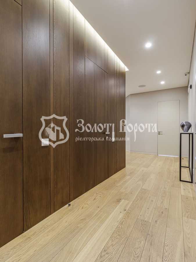 Продажа 3-комнатной квартиры 130.3 м², Авиаконструктора Антонова ул., 2б