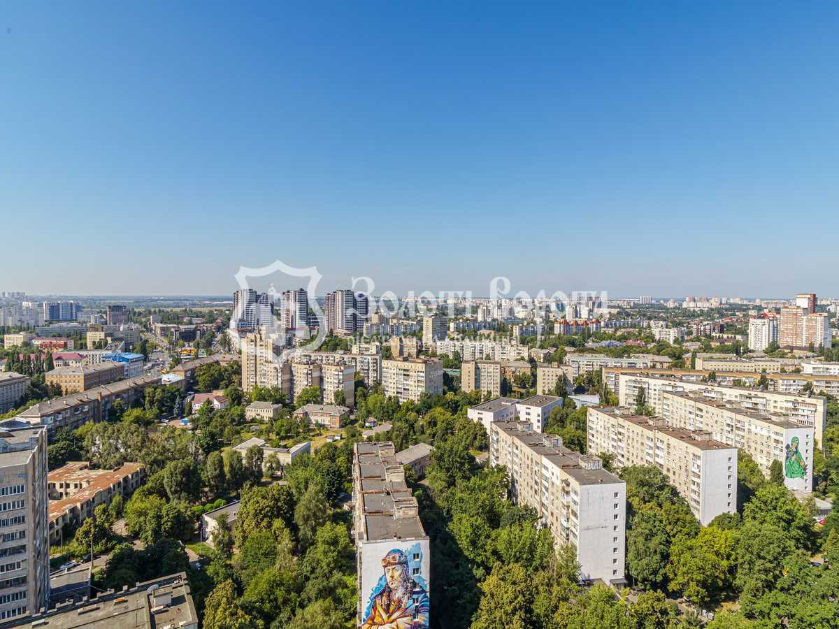 Продажа 3-комнатной квартиры 130.3 м², Авиаконструктора Антонова ул., 2б