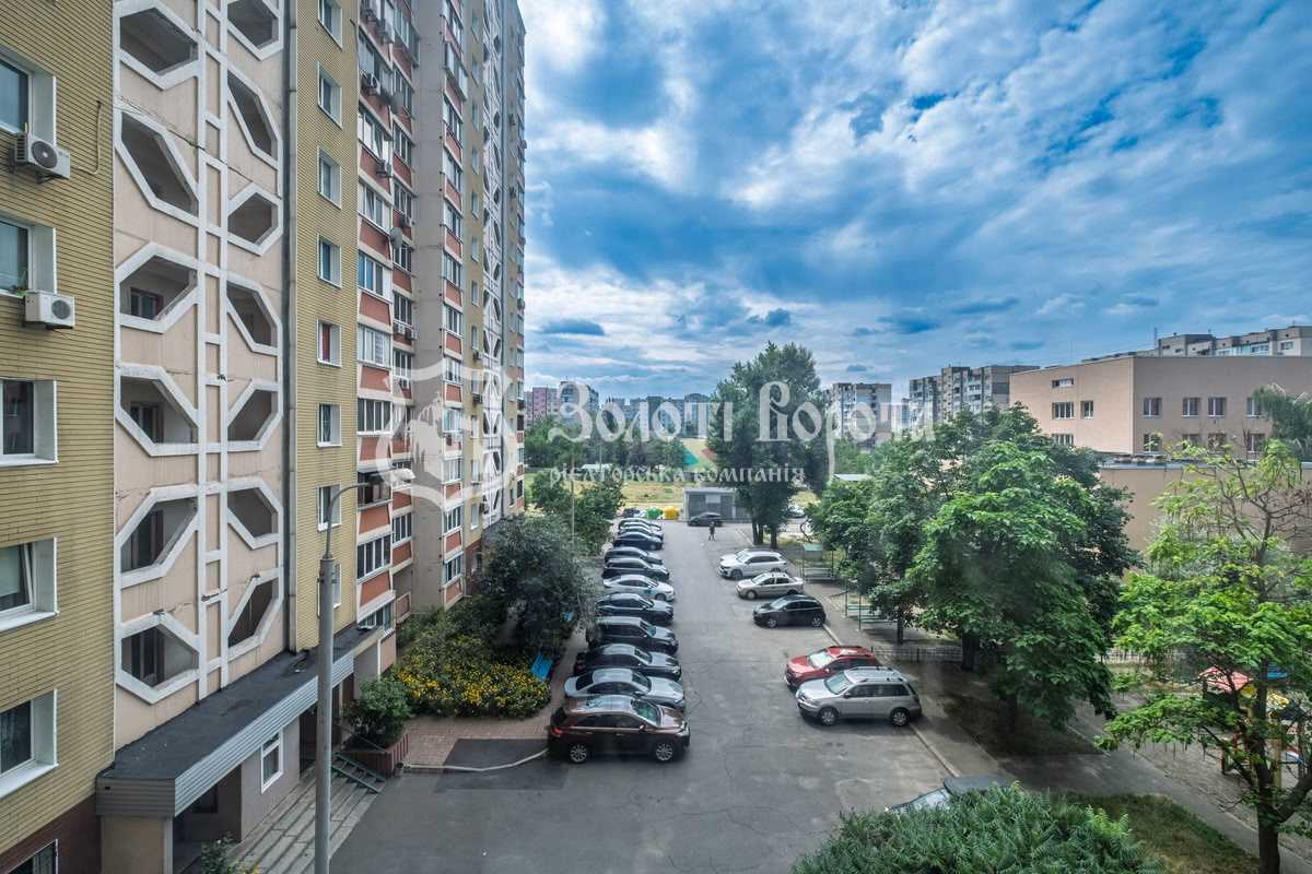 Продажа 2-комнатной квартиры 81.4 м², Северная ул., 6