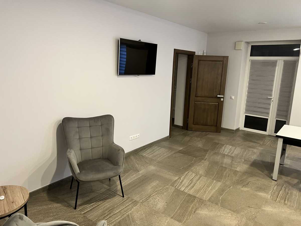 Продаж 5-кімнатної квартири 150 м², Лісова вул., 2П