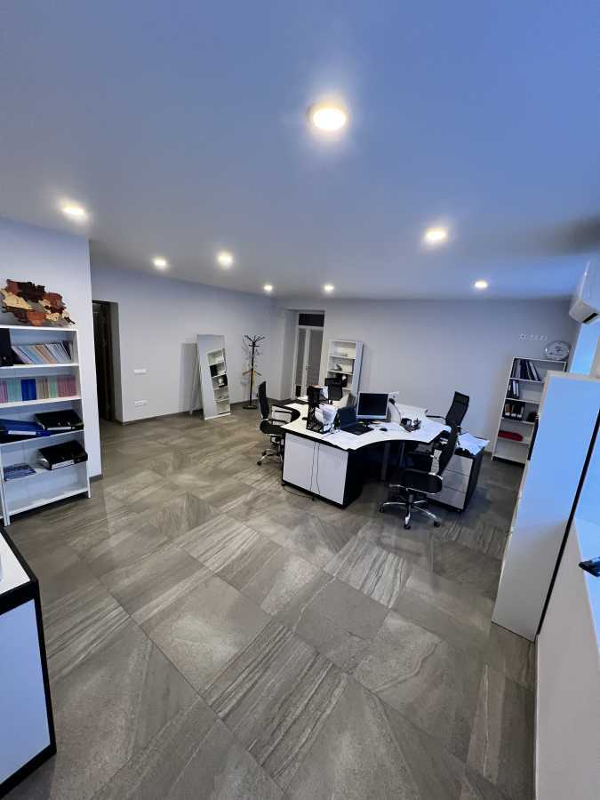 Продаж 5-кімнатної квартири 150 м², Лісова вул., 2П