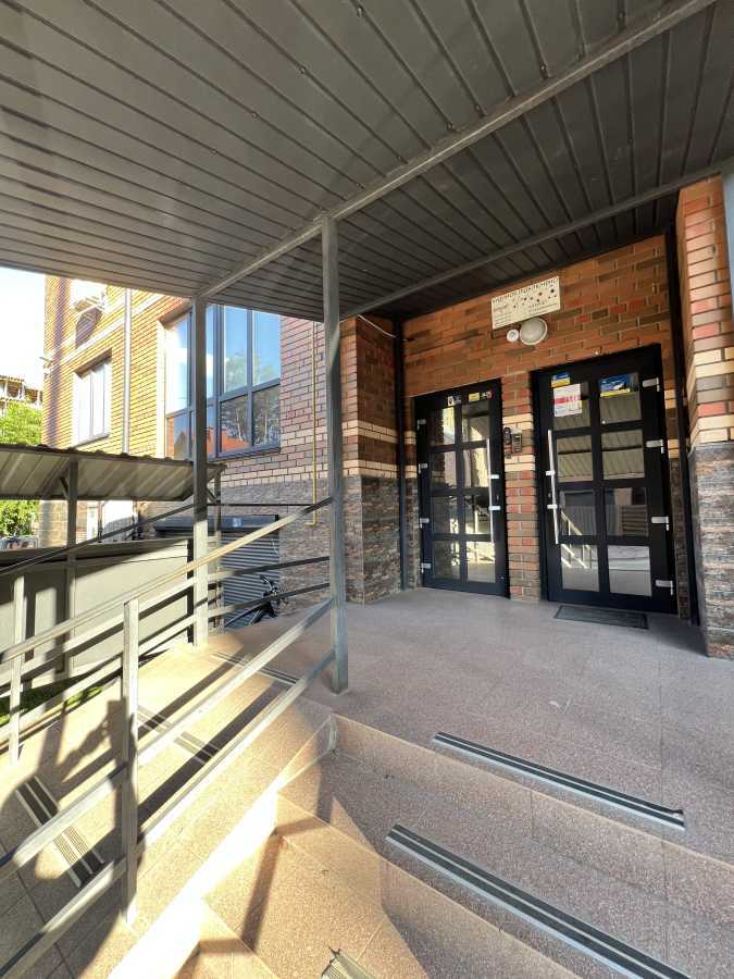 Продаж 5-кімнатної квартири 150 м², Лісова вул., 2П