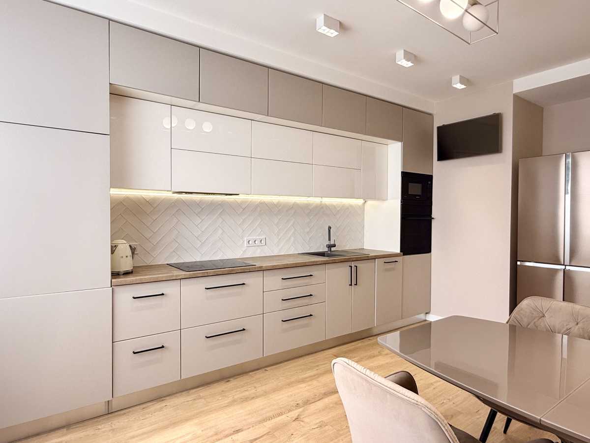 Продажа 2-комнатной квартиры 74 м², Канатная ул., 122Б