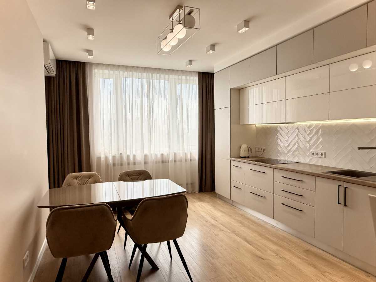 Продажа 2-комнатной квартиры 74 м², Канатная ул., 122Б