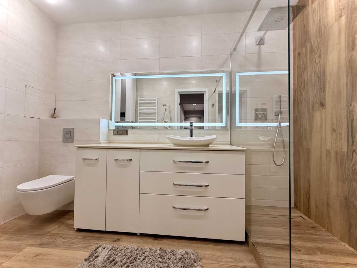 Продажа 2-комнатной квартиры 74 м², Канатная ул., 122Б