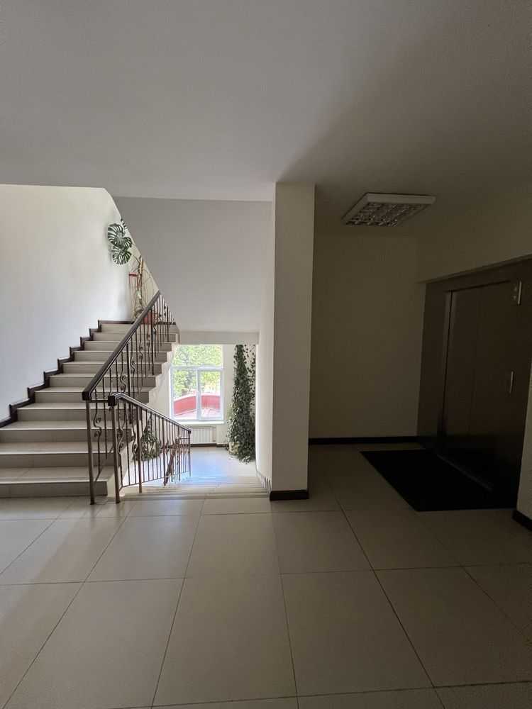 Оренда офісу 263.7 м², Глибочицька вул., 40