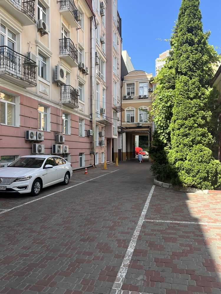 Оренда офісу 263.7 м², Глибочицька вул., 40