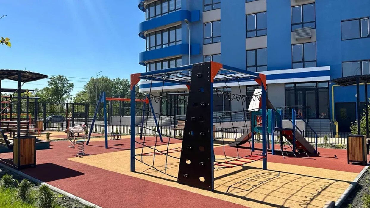 Продаж смарт квартири 31.4 м², Дніпровська наб., 17