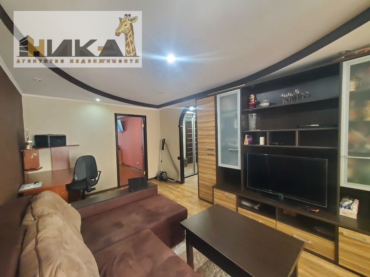 Продажа 3-комнатной квартиры 68 м², Глазунова ул.
