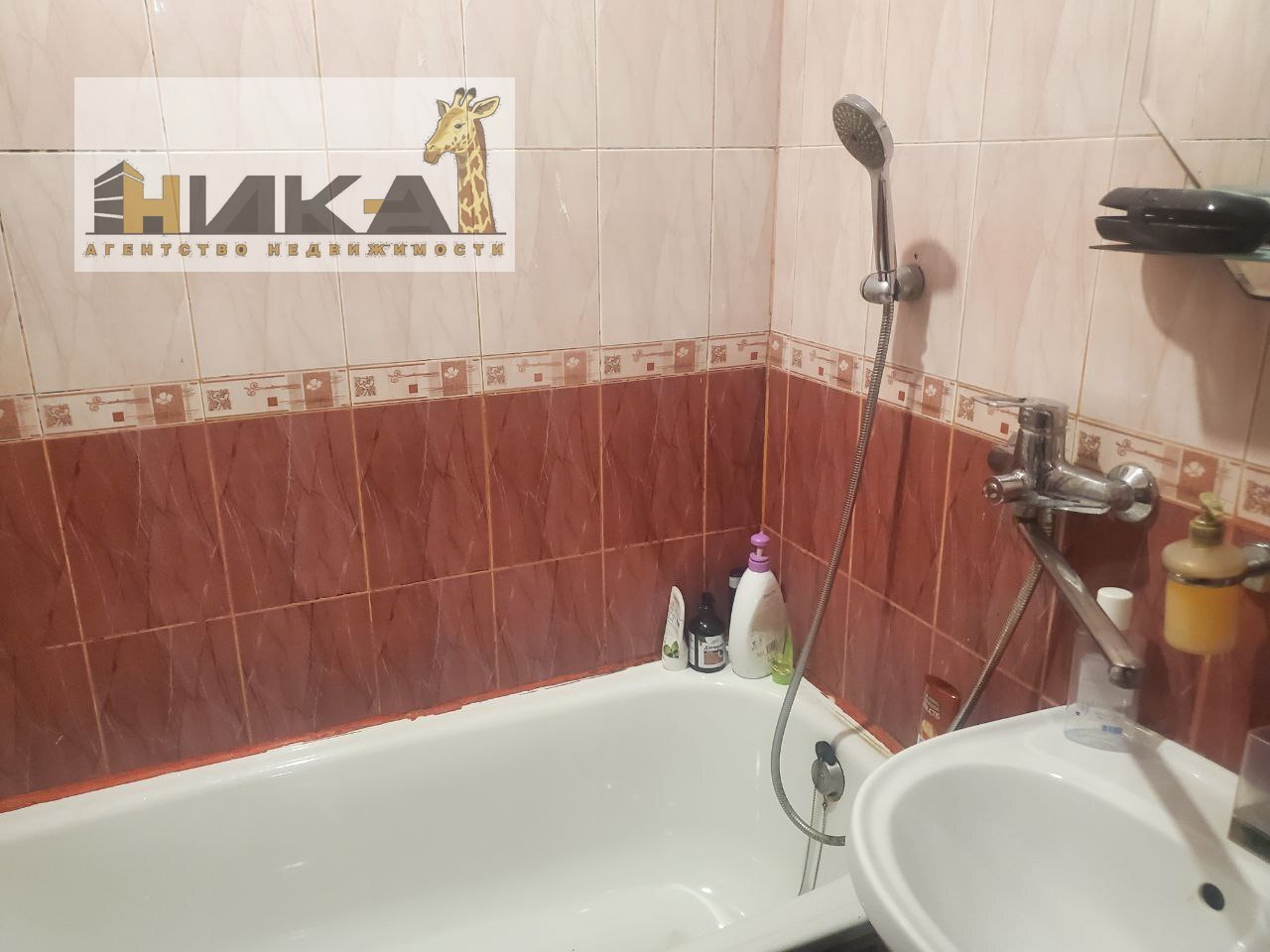 Продажа 3-комнатной квартиры 68 м², Глазунова ул.