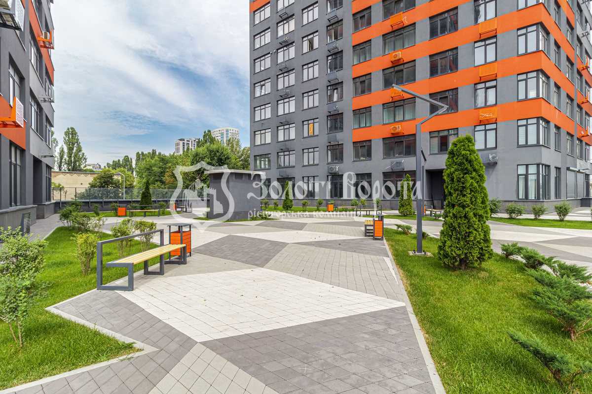 Продажа 3-комнатной квартиры 73 м², Черниговская ул., 8б