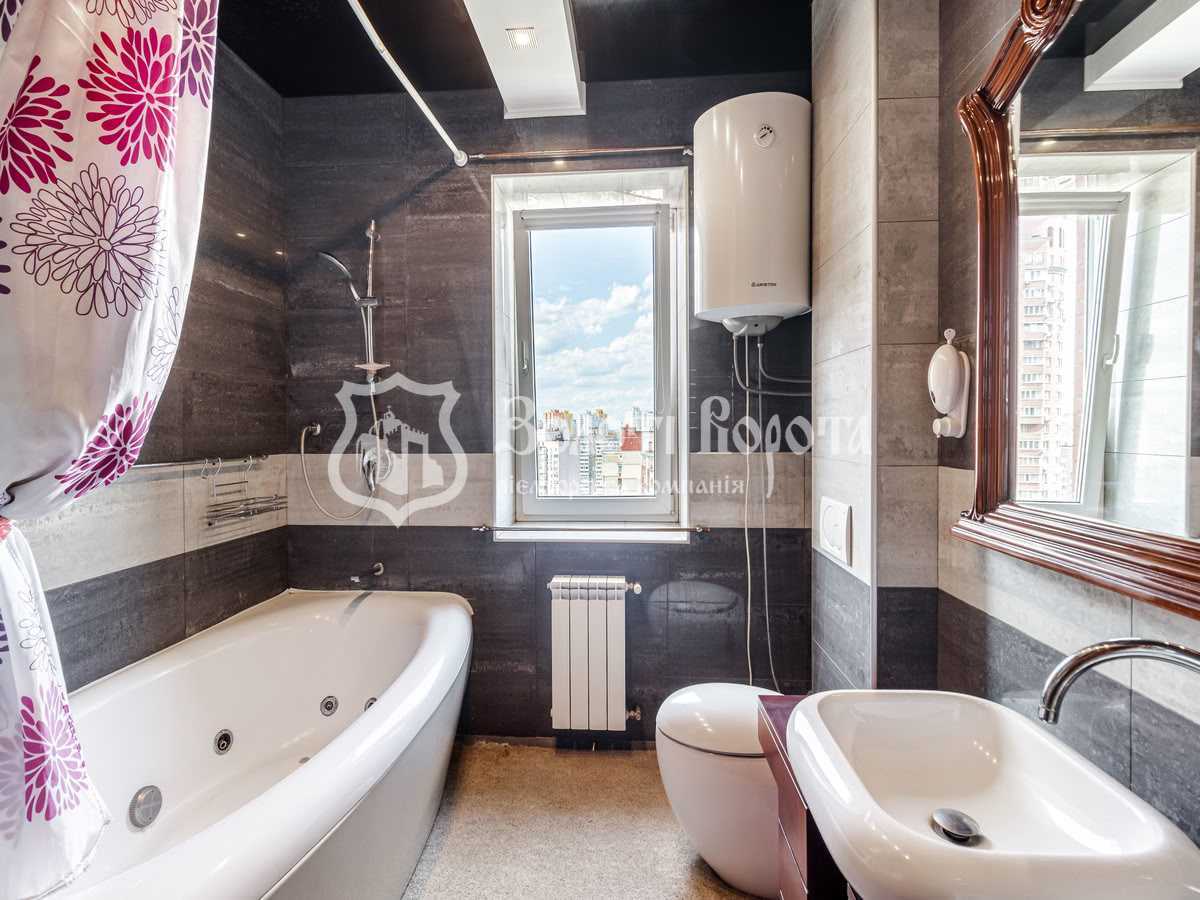 Продажа 3-комнатной квартиры 118 м², Анны Ахматовой ул., 13Д