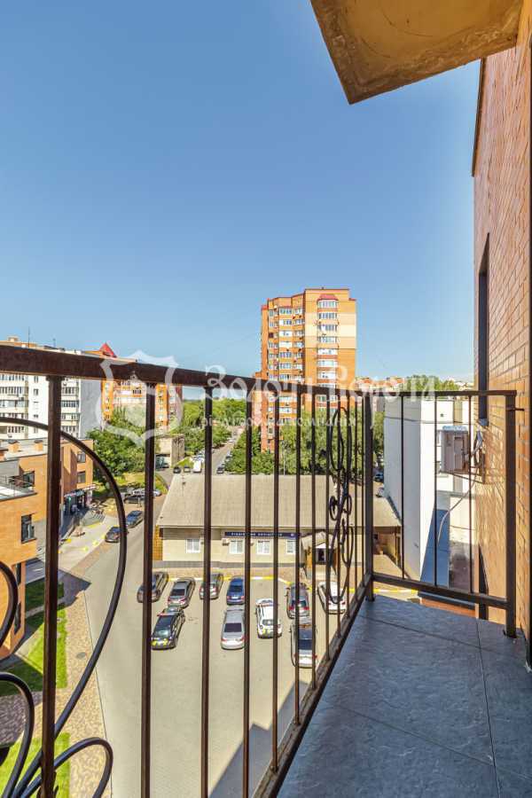 Продаж 2-кімнатної квартири 45 м², Покровська вул., 24А