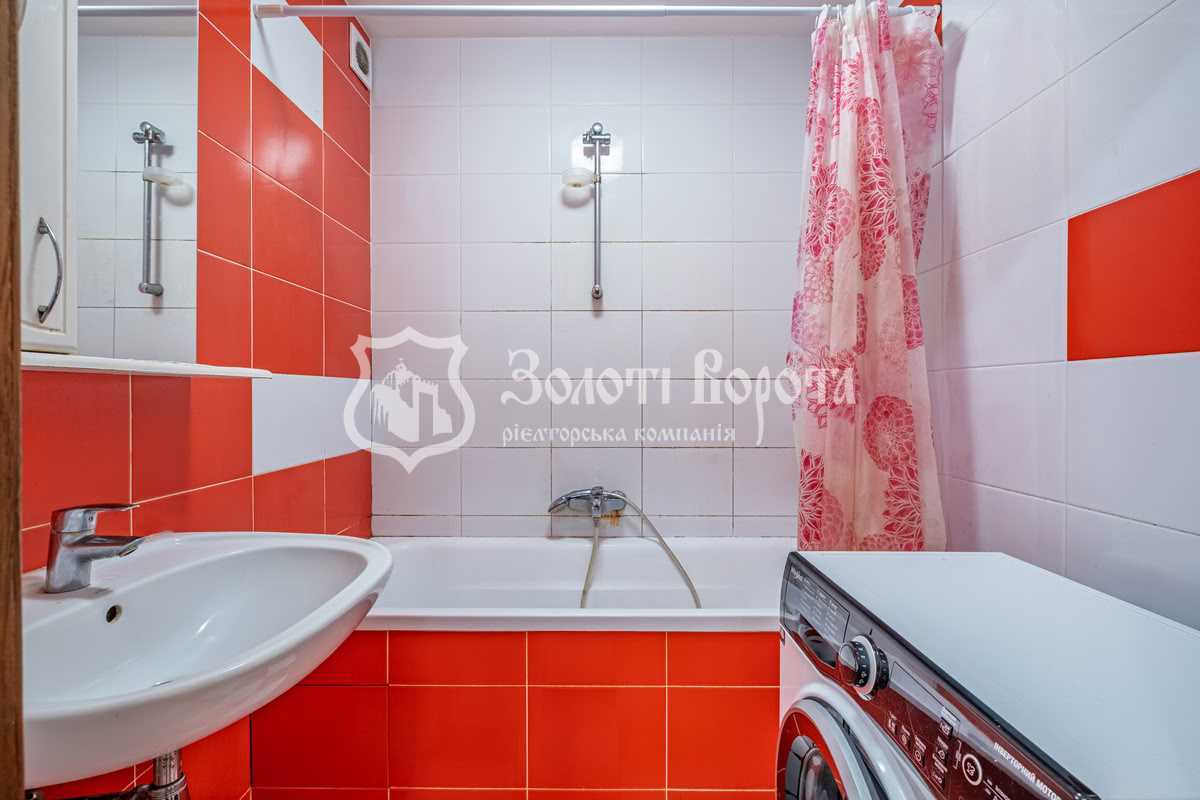 Продажа 2-комнатной квартиры 56 м², Анны Ахматовой ул., 19