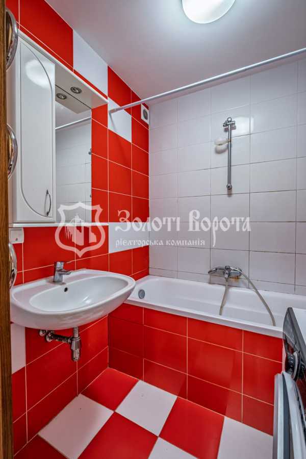 Продажа 2-комнатной квартиры 56 м², Анны Ахматовой ул., 19