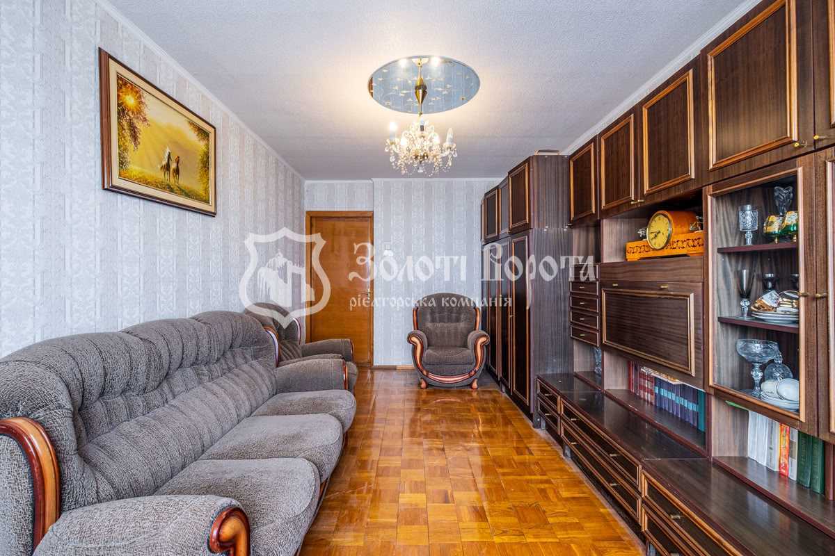 Продажа 3-комнатной квартиры 70.5 м², Оболонская пл., 3