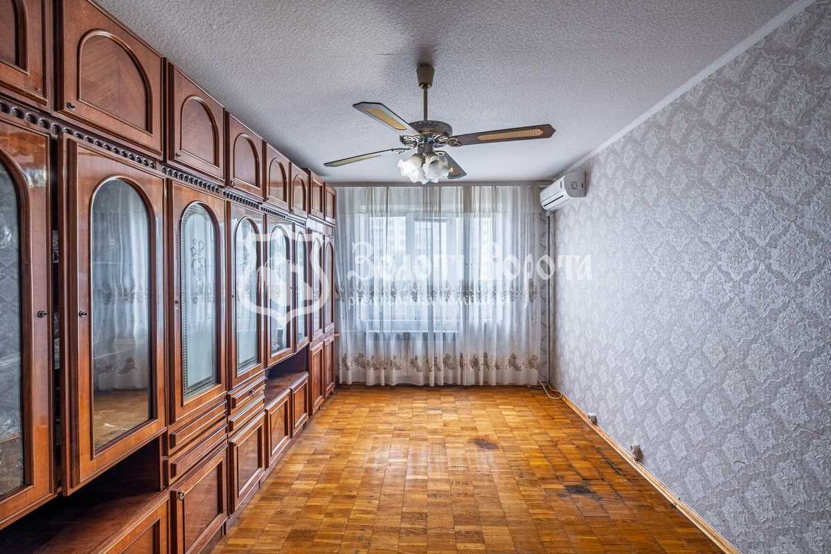 Продажа 3-комнатной квартиры 70.5 м², Оболонская пл., 3