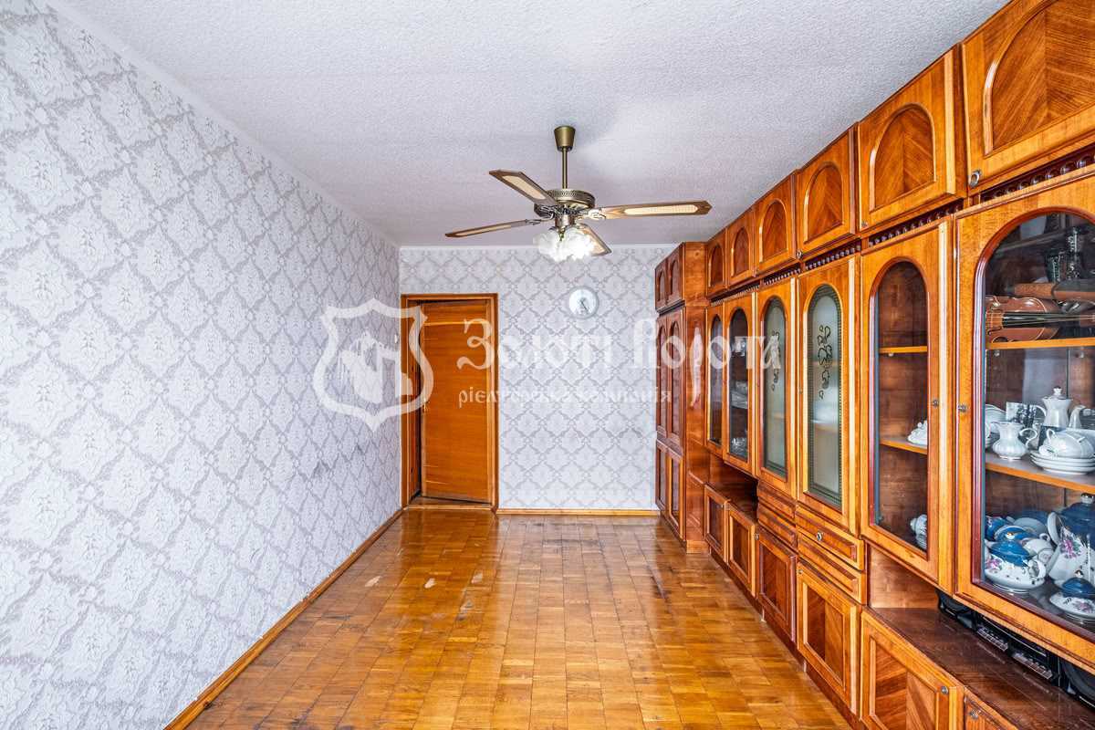 Продажа 3-комнатной квартиры 70.5 м², Оболонская пл., 3
