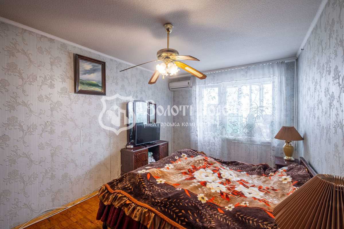 Продажа 3-комнатной квартиры 70.5 м², Оболонская пл., 3