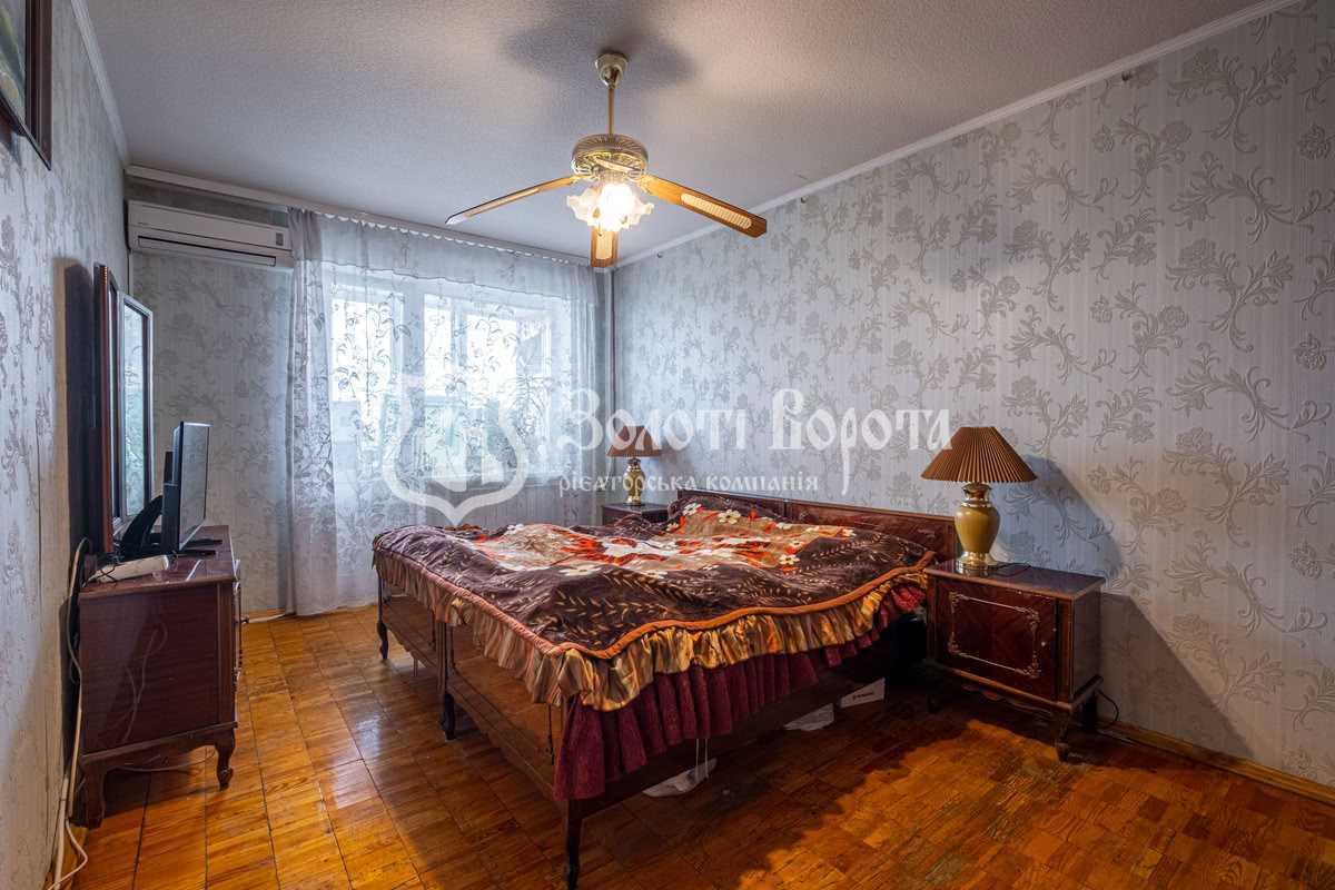 Продажа 3-комнатной квартиры 70.5 м², Оболонская пл., 3