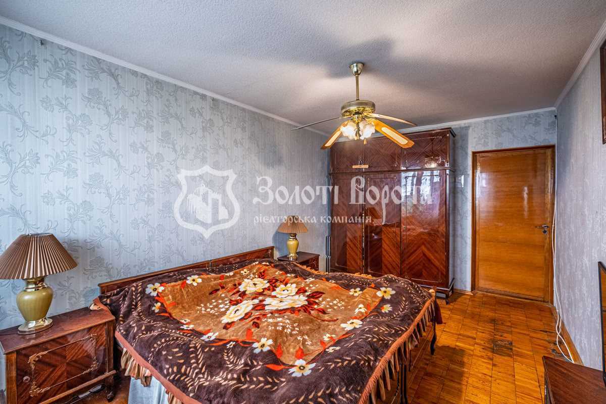 Продажа 3-комнатной квартиры 70.5 м², Оболонская пл., 3