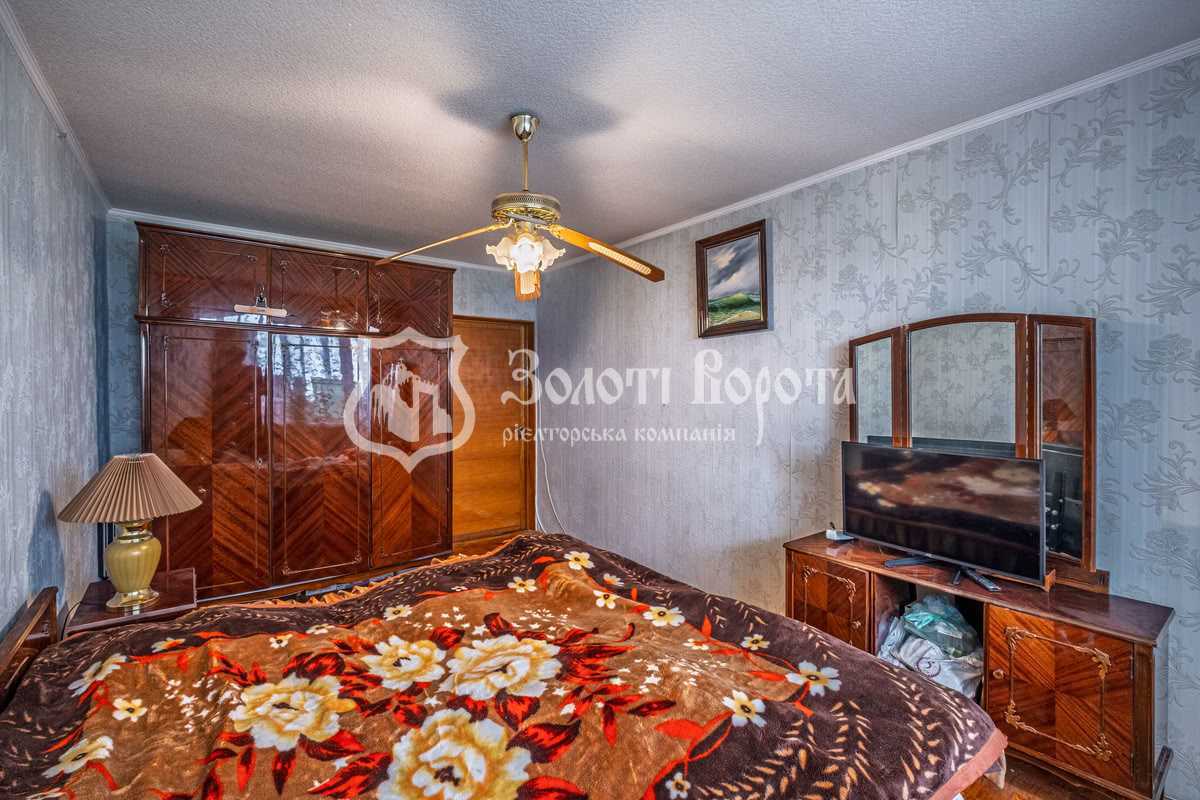 Продажа 3-комнатной квартиры 70.5 м², Оболонская пл., 3