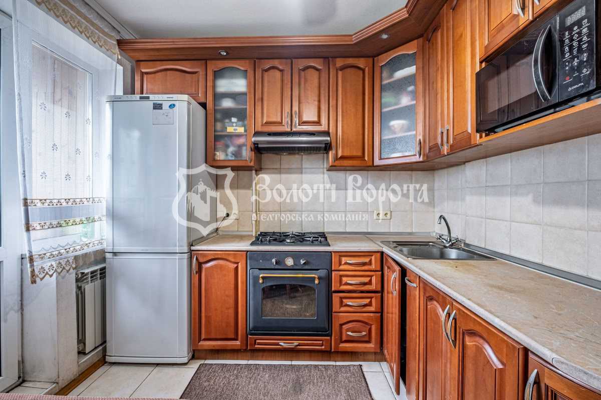 Продажа 3-комнатной квартиры 70.5 м², Оболонская пл., 3
