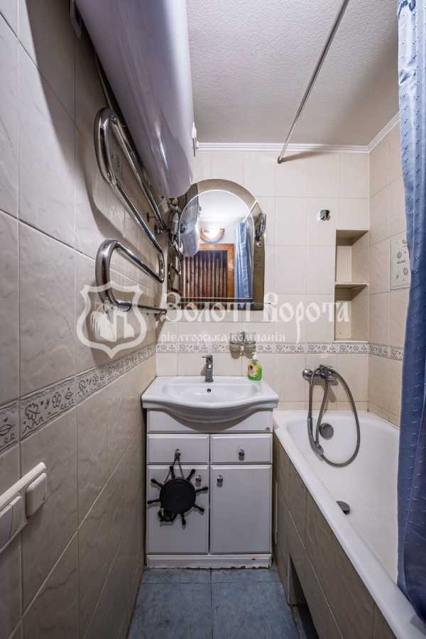 Продажа 3-комнатной квартиры 70.5 м², Оболонская пл., 3