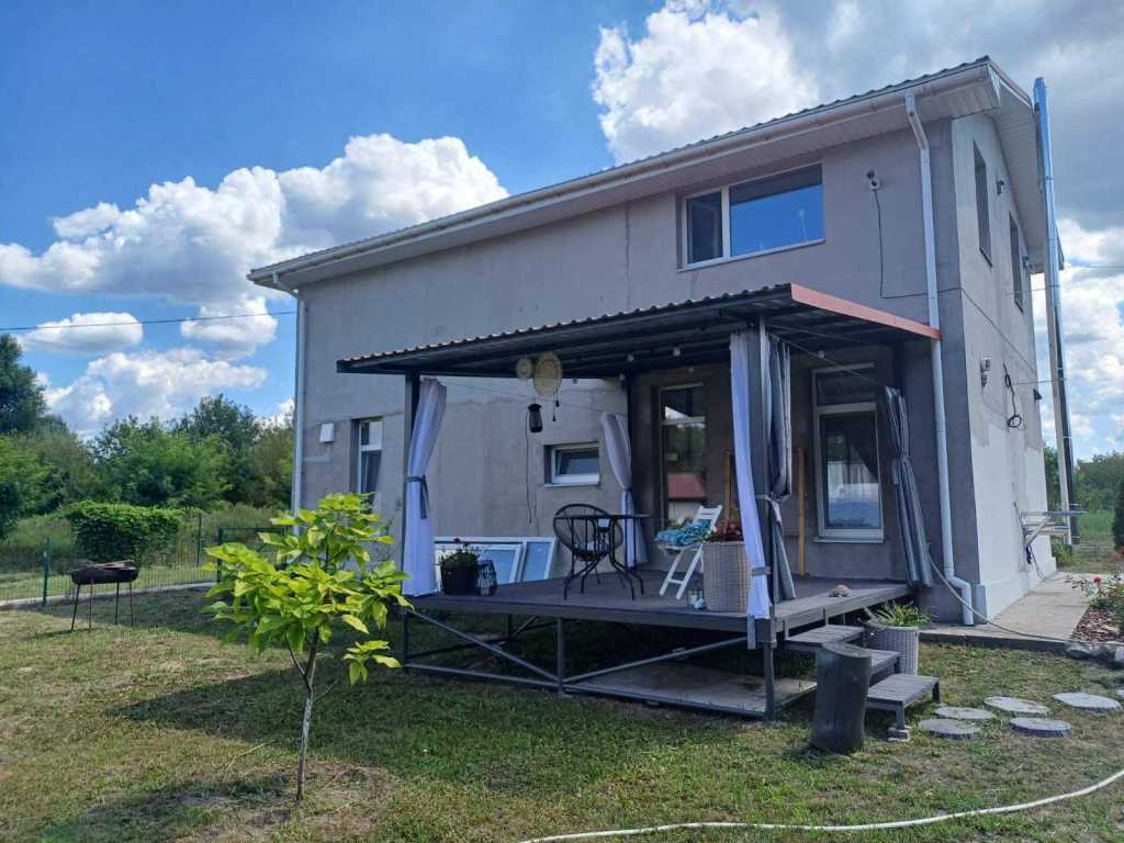 Продаж будинку 113 м², Погреби