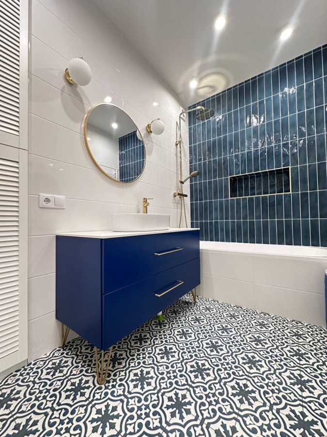 Продаж 2-кімнатної квартири 66.6 м², Салютна вул., 2