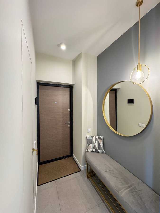 Продаж 2-кімнатної квартири 66.6 м², Салютна вул., 2