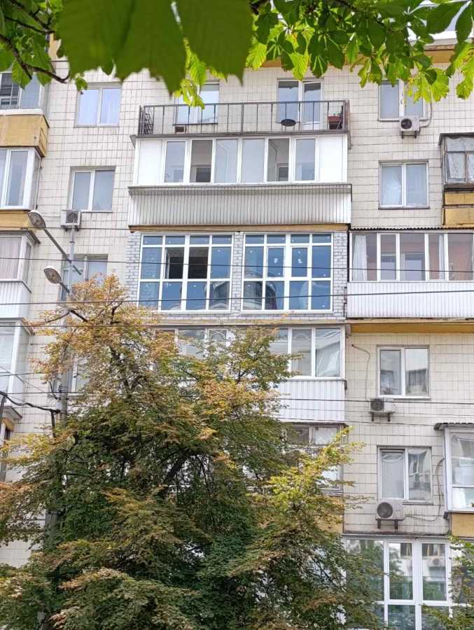 Продажа 3-комнатной квартиры 70 м², Большая Васильковская ул., 112