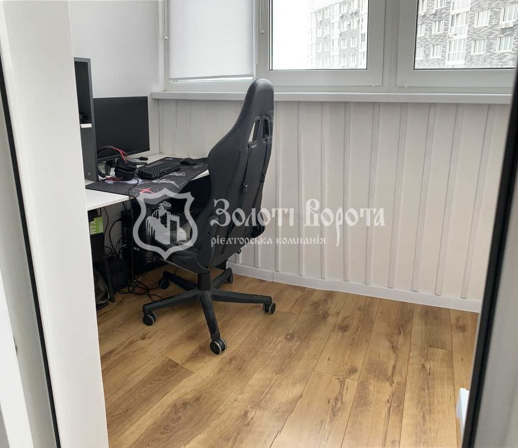 Продаж 2-кімнатної квартири 73.1 м², Ревуцького вул., 54