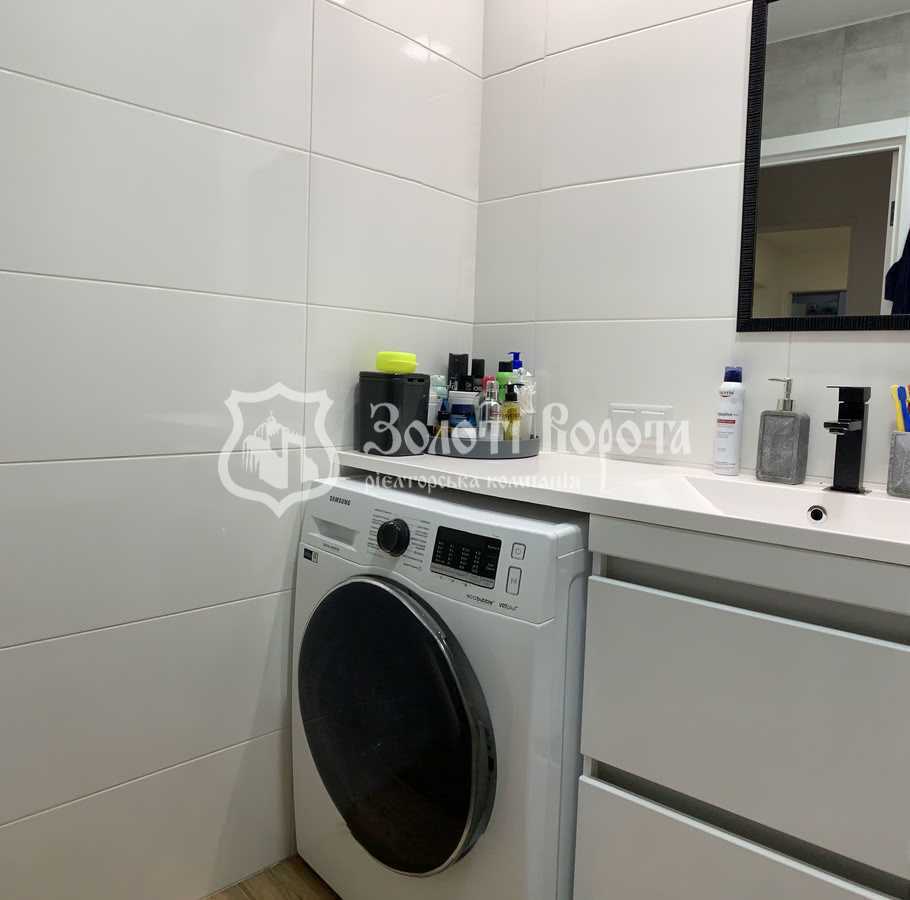 Продаж 2-кімнатної квартири 73.1 м², Ревуцького вул., 54