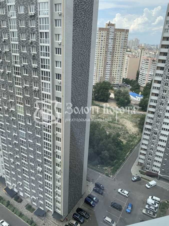 Продаж 2-кімнатної квартири 73.1 м², Ревуцького вул., 54
