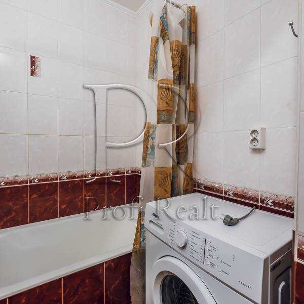 Продаж 1-кімнатної квартири 38 м², Булгакова вул., 8А