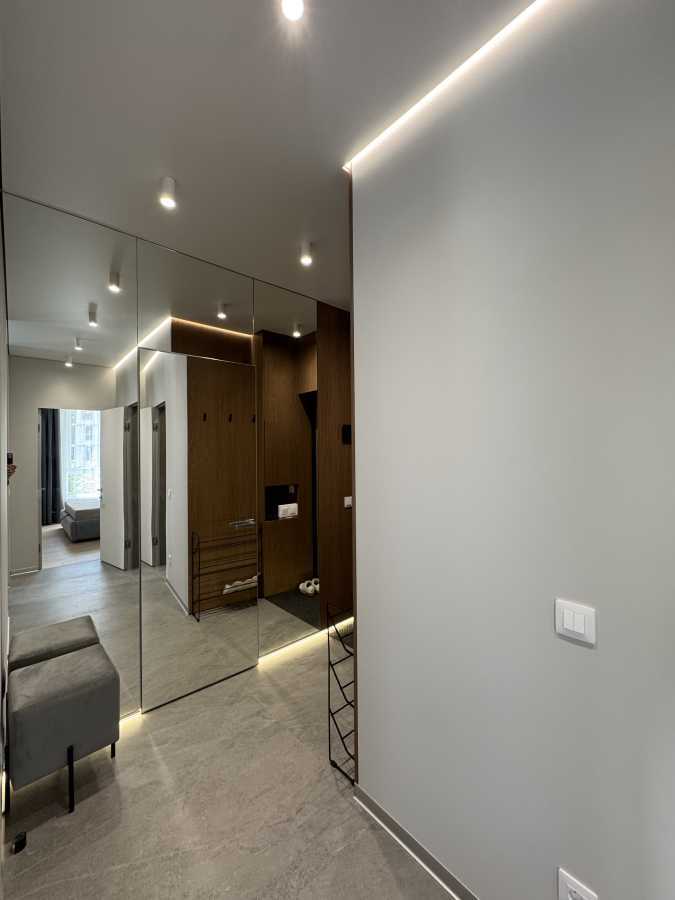 Оренда 1-кімнатної квартири 43 м², Салютна вул., 17