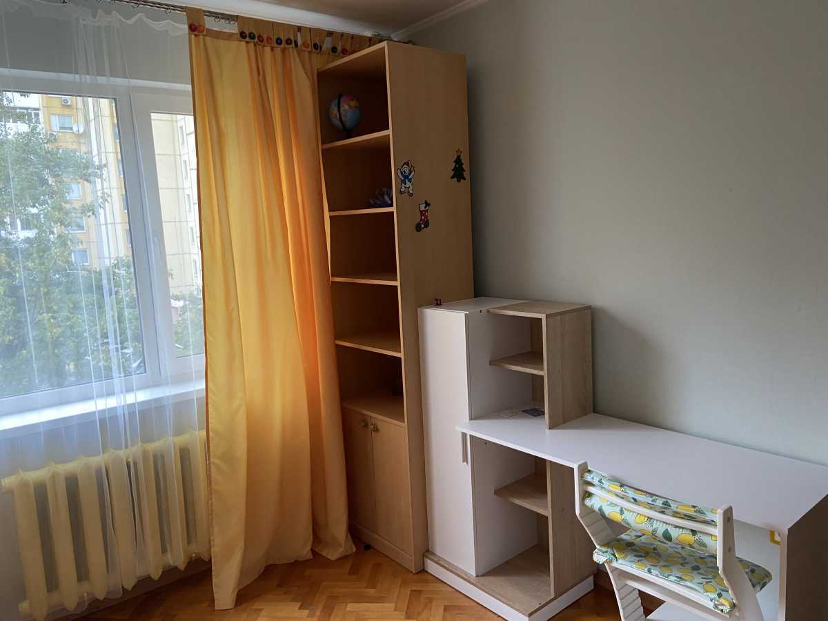 Продаж 3-кімнатної квартири 76 м², Кадетський Гай вул., 11