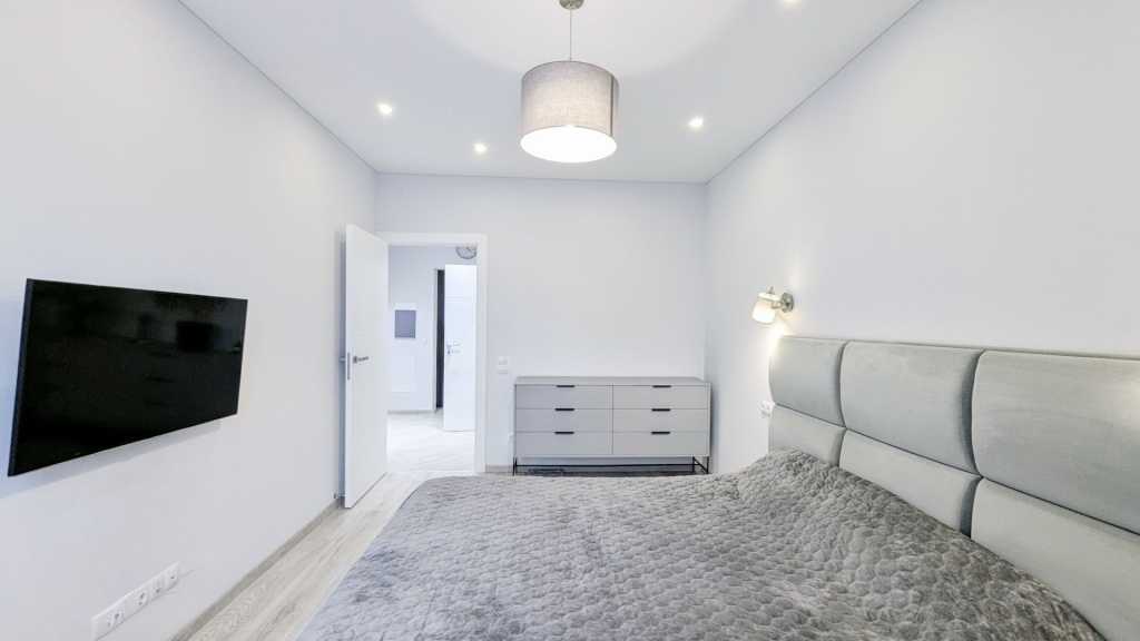 Продаж 1-кімнатної квартири 40 м², Родини Крістерів, 20-Б