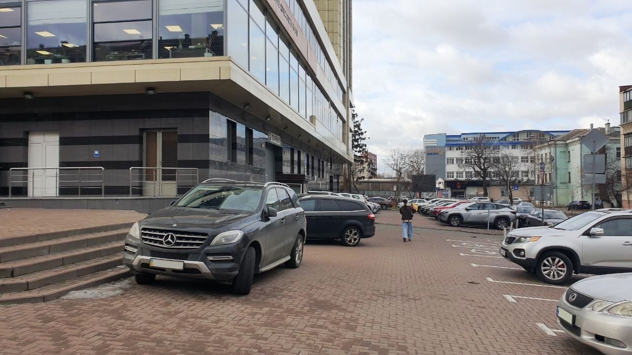 Оренда офісу 265.7 м², Володимира Антоновича вул., 172