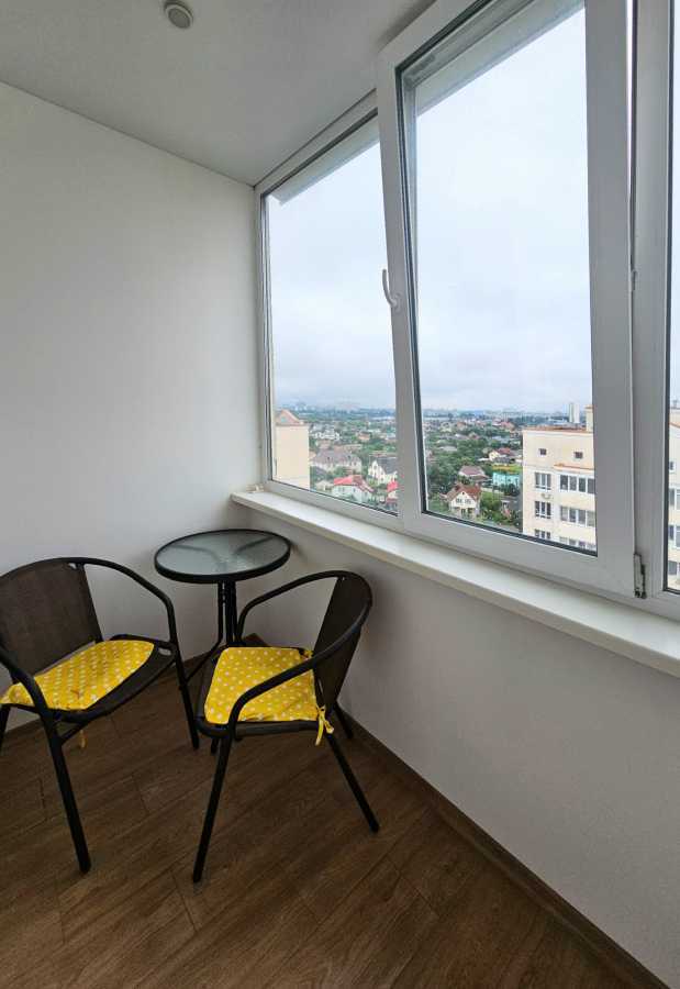 Продаж 1-кімнатної квартири 46 м², Чубинського вул., 4