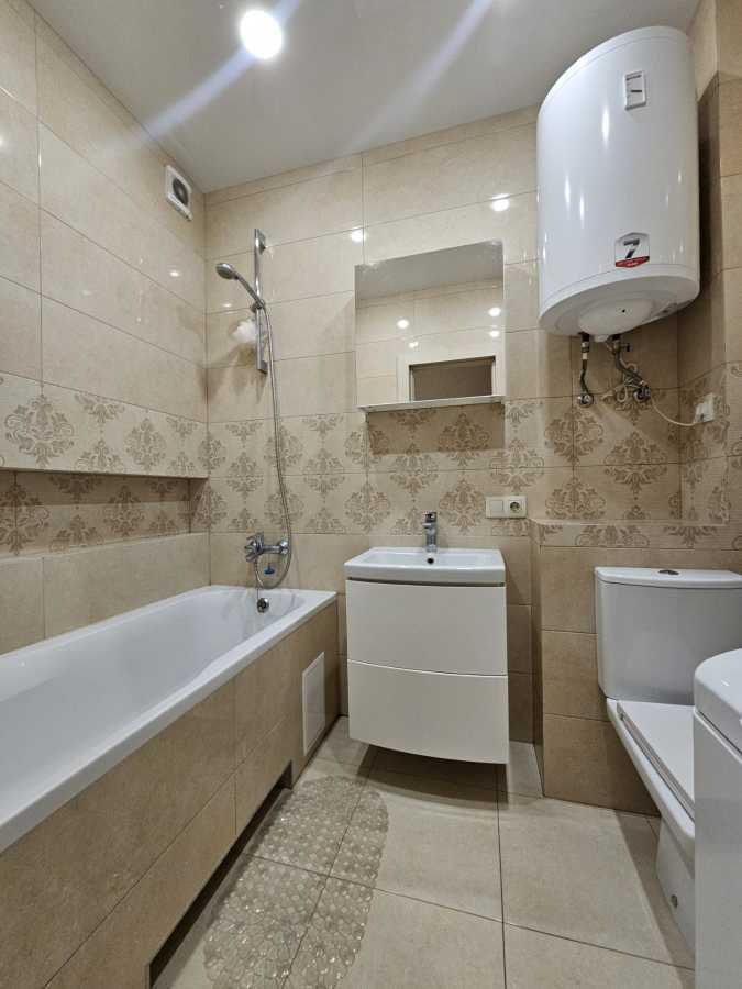 Продаж 1-кімнатної квартири 46 м², Чубинського вул., 4