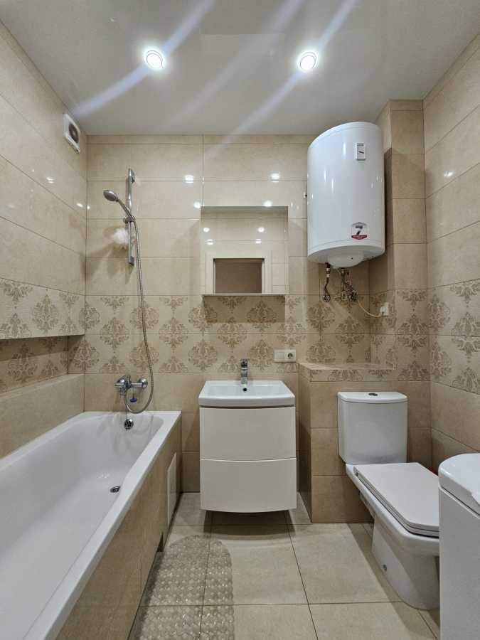 Продаж 1-кімнатної квартири 46 м², Чубинського вул., 4