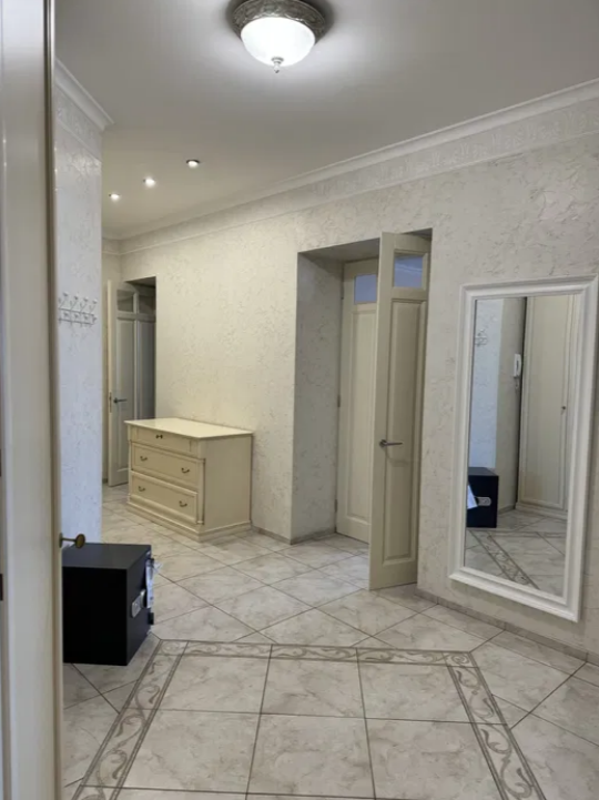 Продажа 2-комнатной квартиры 100 м², Ванный пер.