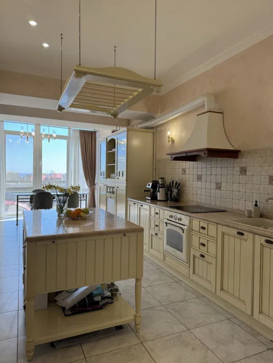 Продажа 2-комнатной квартиры 100 м², Ванный пер.